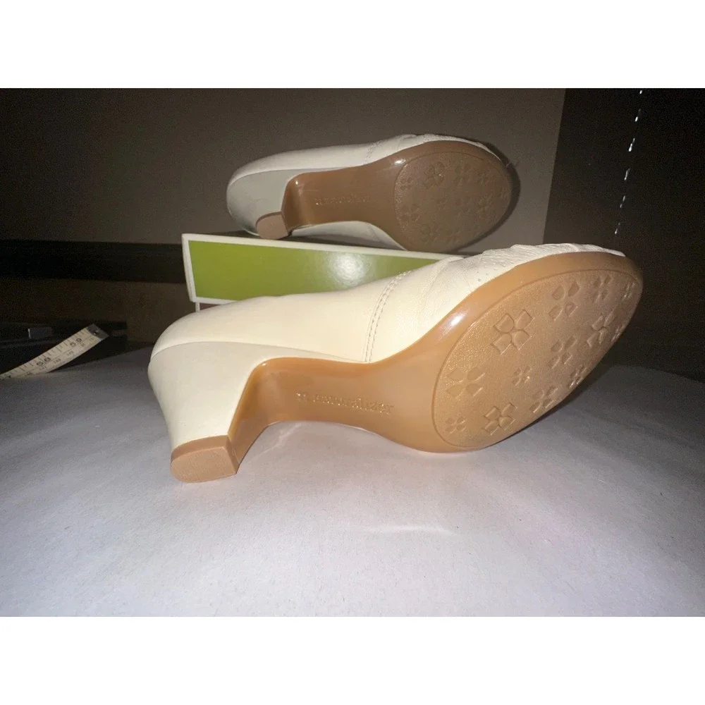 Naturalized berry-dew leather 7.5 NIB - Picture 5 of 8